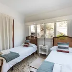 Queen Of The Ocean Villa: Stately Style House With Pool