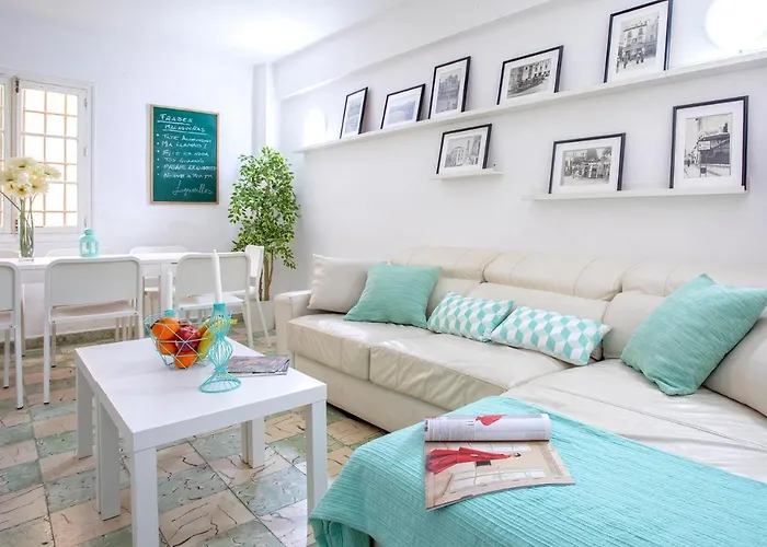 Big Flat In City Center With Patio