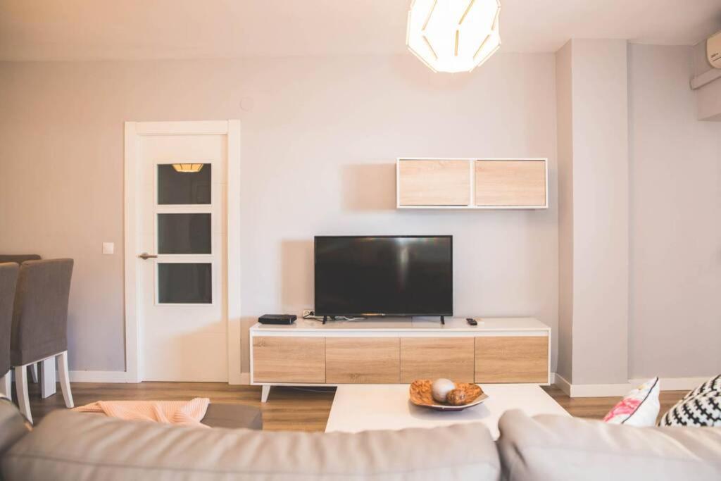 Apartamento Luminoso Apartamento 3hab En Pedregalejo Playa Málaga