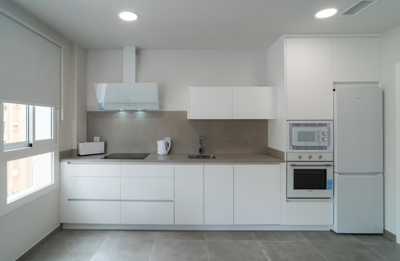Aac - Con Luz Propia, Amplio Y Nuevo! Apartamento