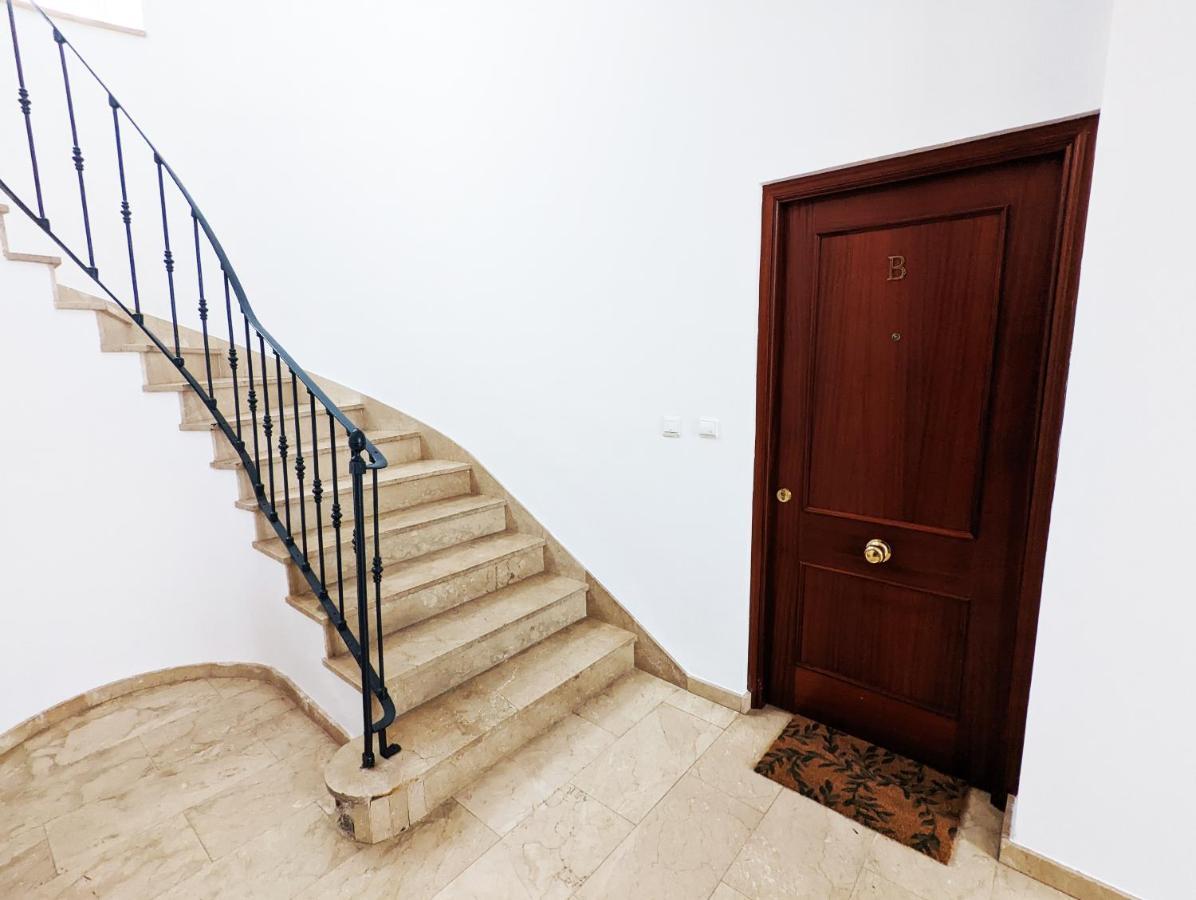 Apartamento Espacioso En Plaza De La Merced, Exterior Con Patio, En Centro Histórico Málaga