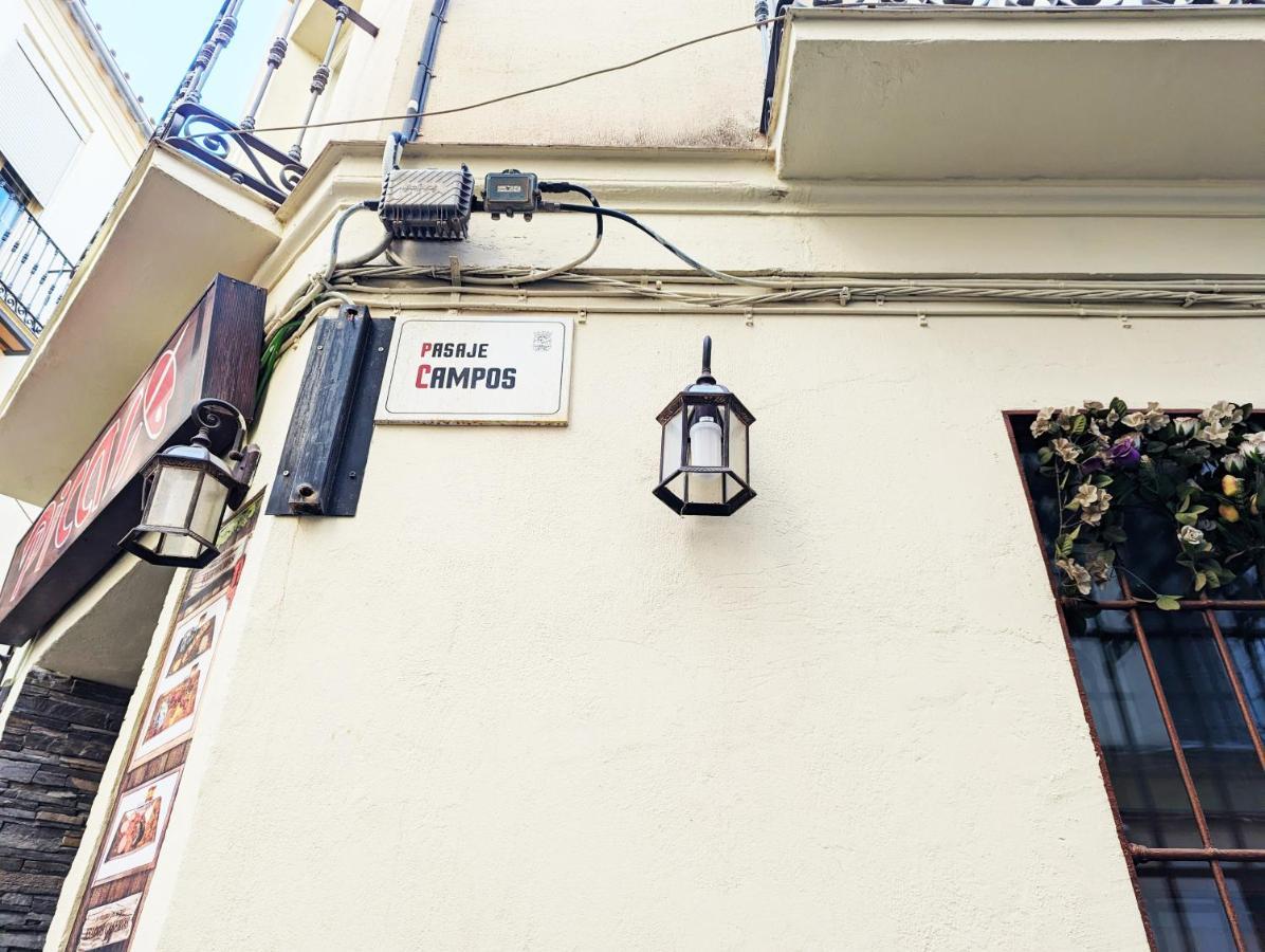 Espacioso En Plaza De La Merced, Exterior Con Patio, En Centro Histórico