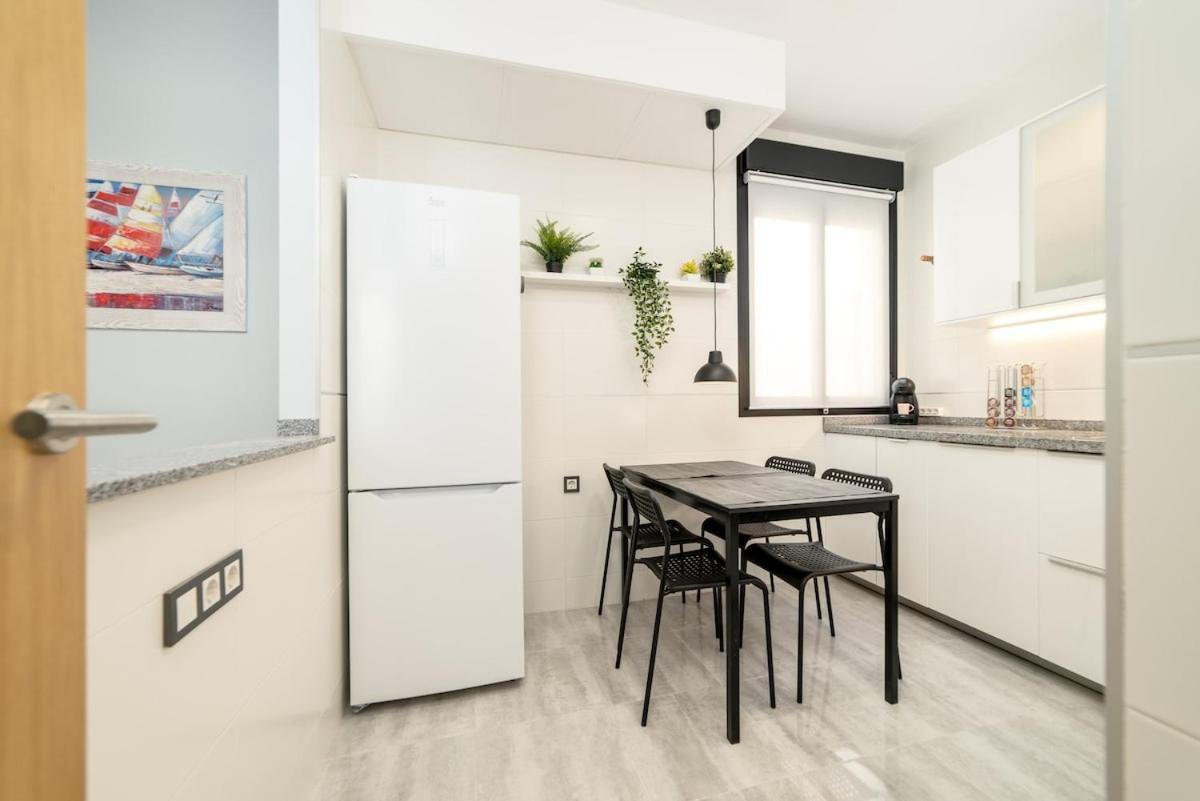 Apartment -malagasunapts- Stylish Centre Pool&parking Malaga