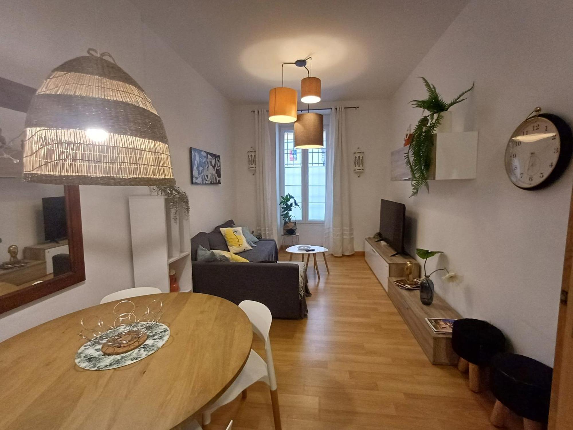Apartamento Espacioso En Plaza De La Merced, Exterior Con Patio, En Centro Histórico