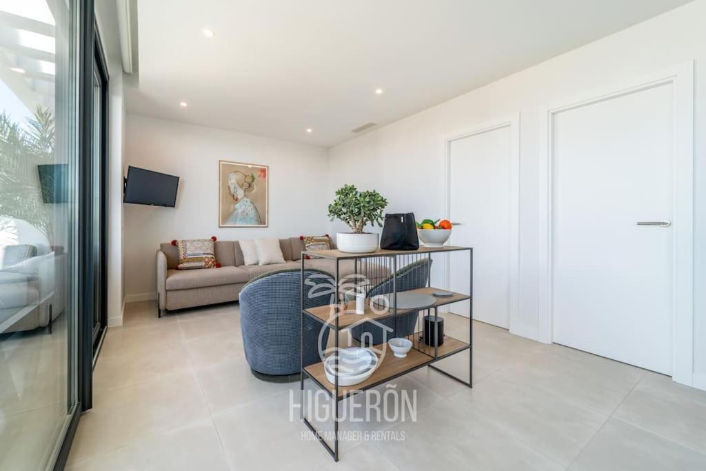 Higueronrentals Twin Apartment *