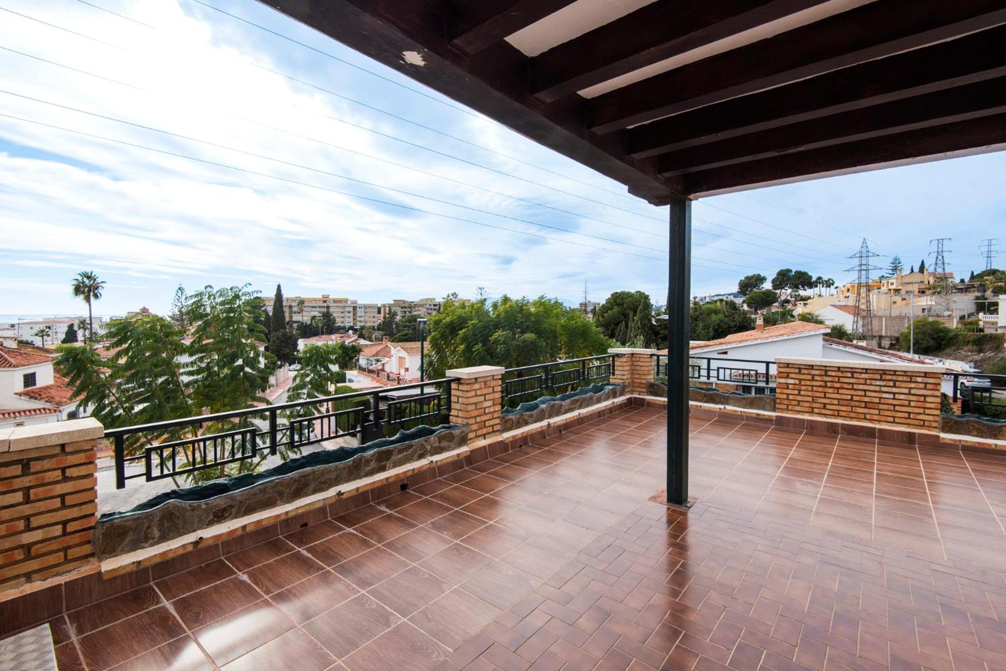 Сasa de vacaciones Queen Of The Ocean Villa: Stately Style House With Pool Málaga