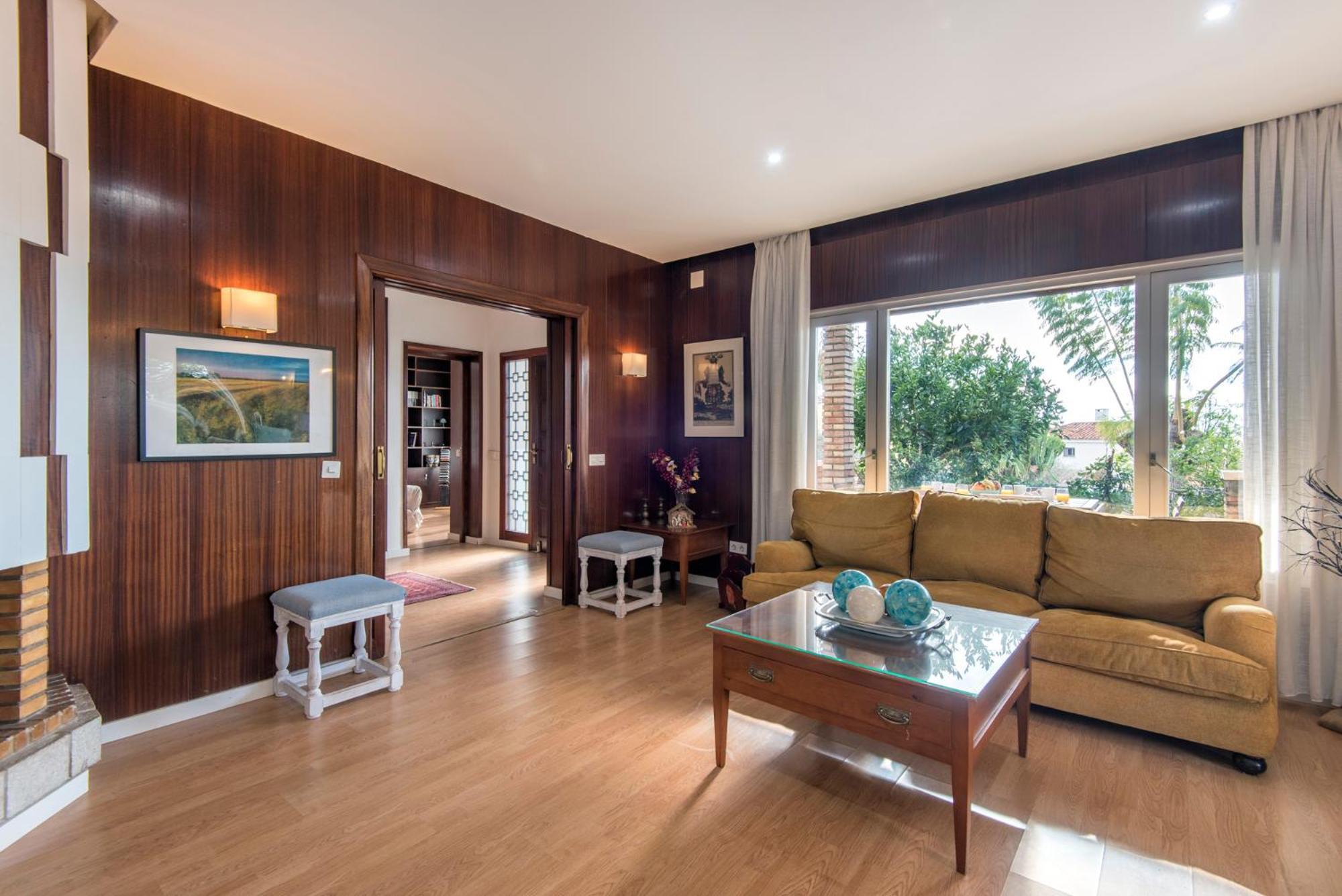 Queen Of The Ocean Villa: Stately Style House With Pool *
