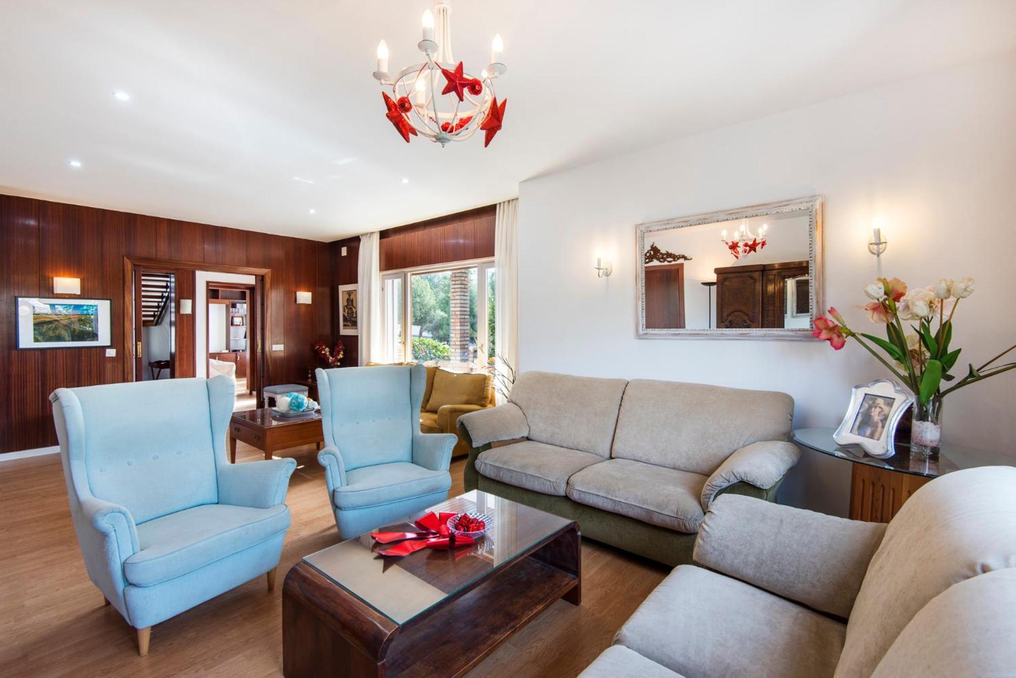 Queen Of The Ocean Villa: Stately Style House With Pool * Málaga