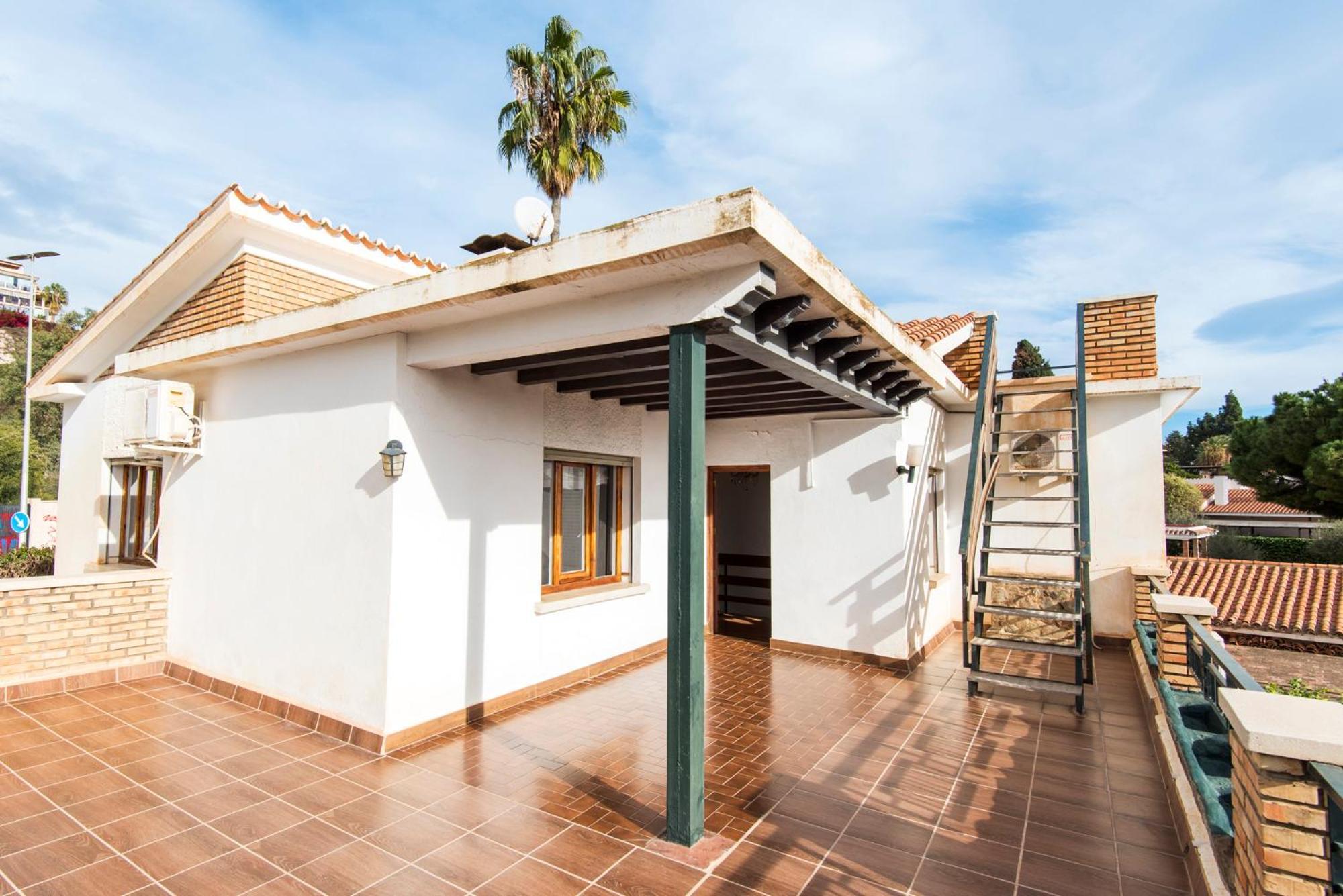 Queen Of The Ocean Villa: Stately Style House With Pool Málaga