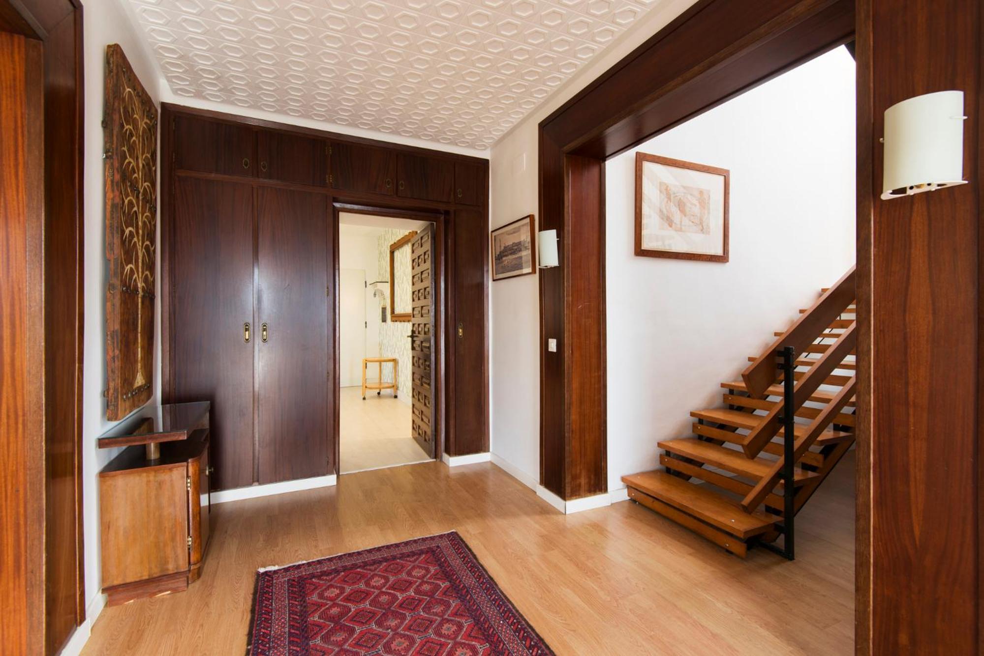 Queen Of The Ocean Villa: Stately Style House With Pool Сasa de vacaciones *