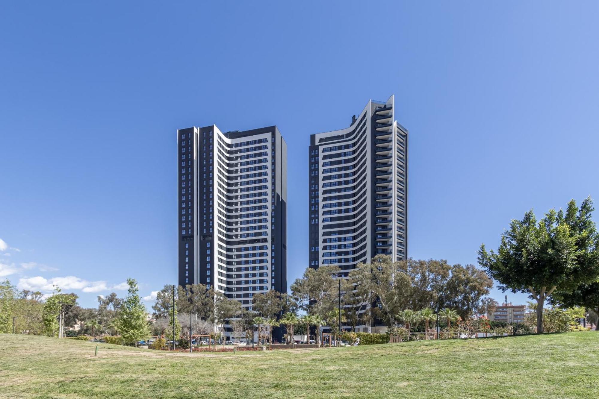 Сasa de vacaciones Skyline 4 Pool & Parking Free