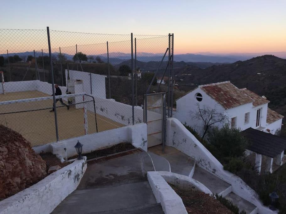 Charming Spanish In Beautiful Nature Villa