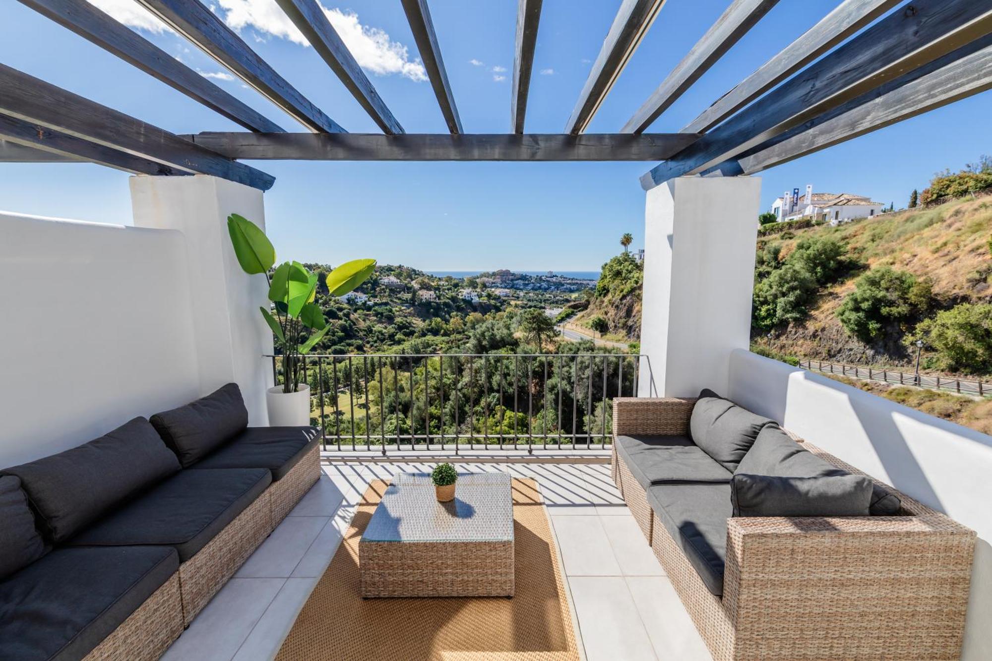 Beautiful Amazing Views And Pool Malaga