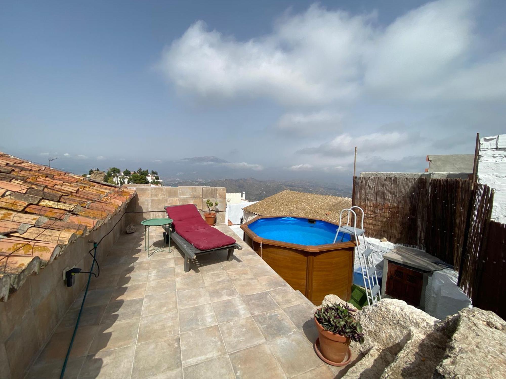 Casita De Azulejos In Comares Holiday home