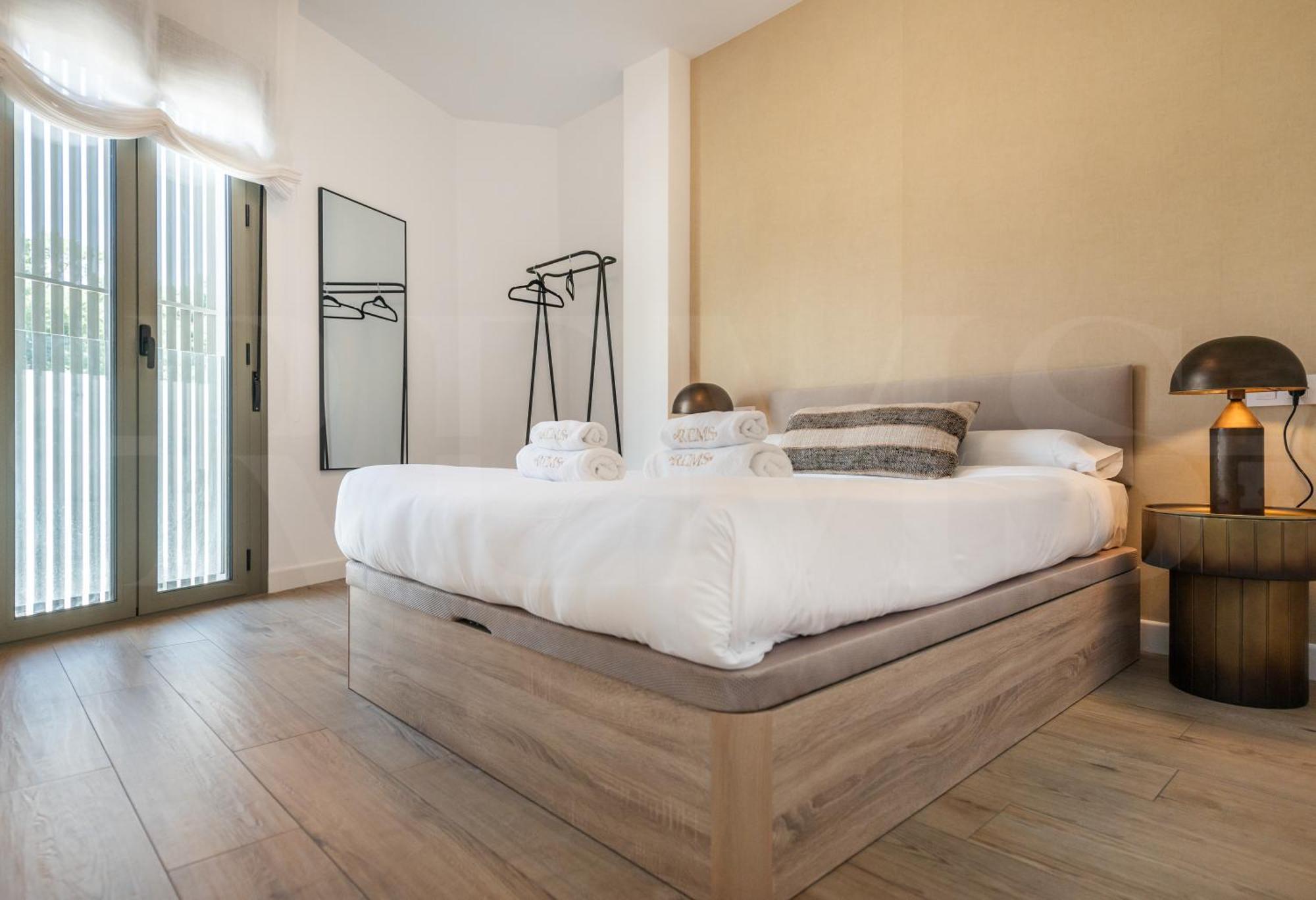 Vibrant With Terrace By Rems Apartamento