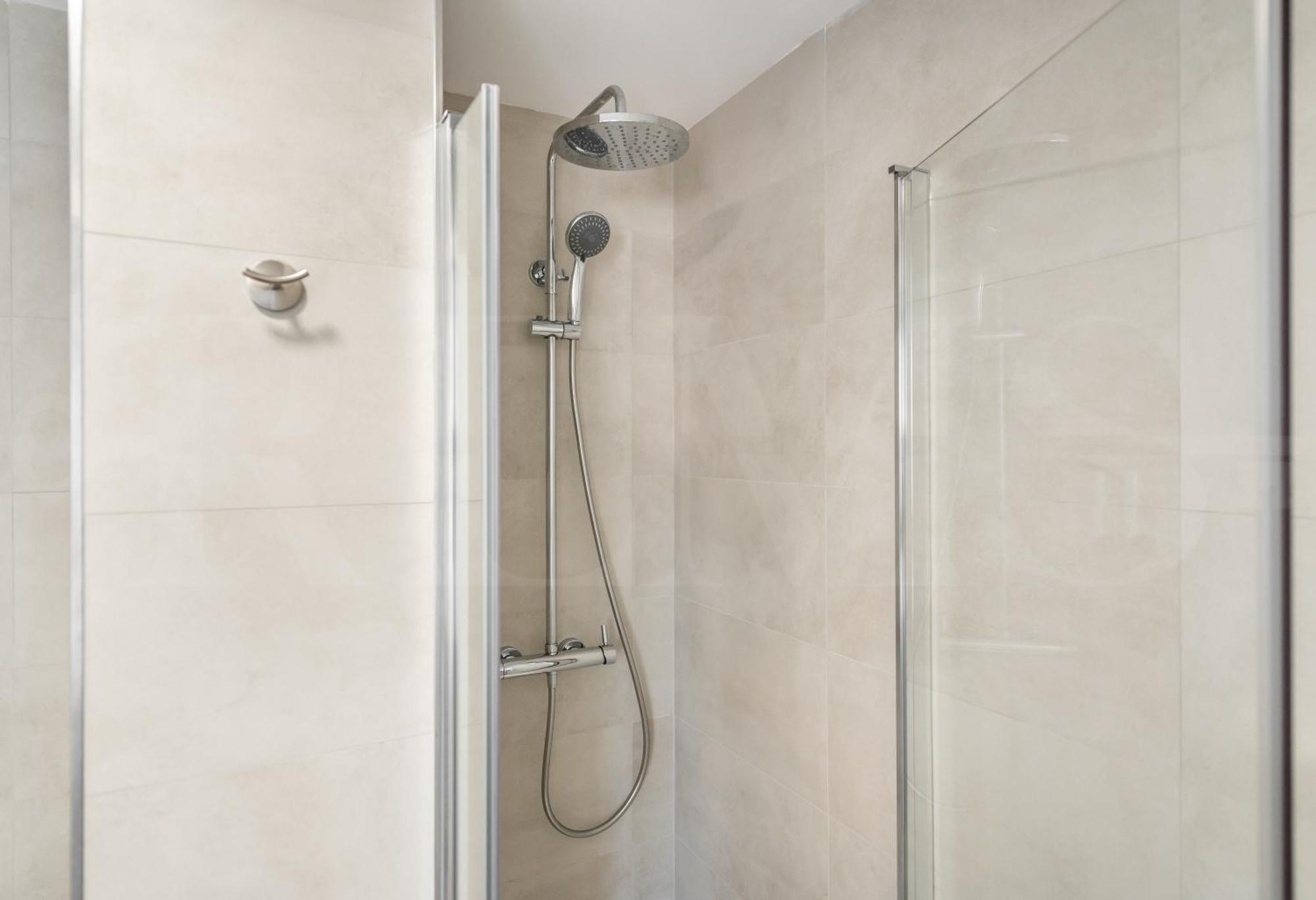 Vibrant With Terrace By Rems Apartamento *