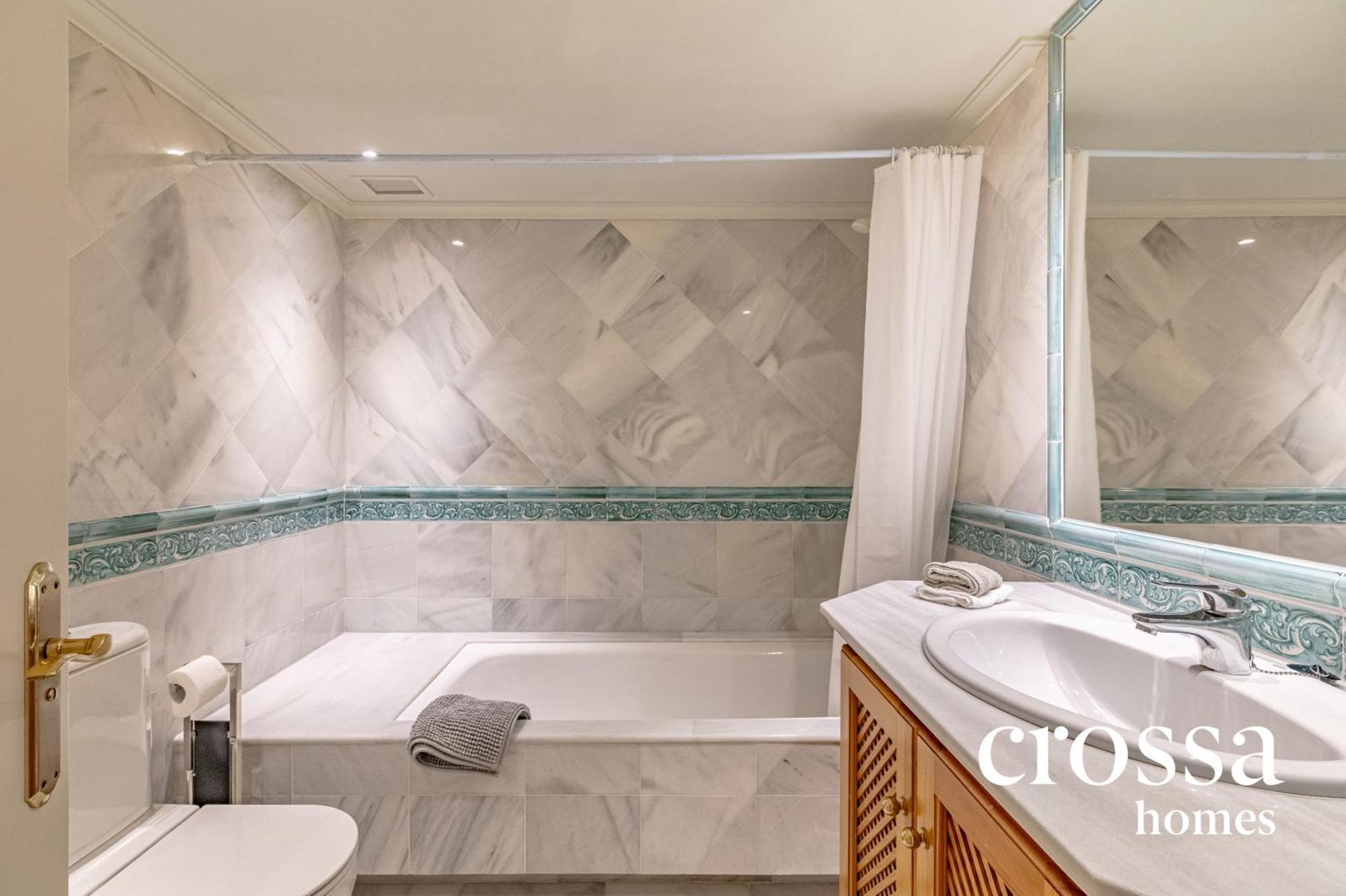 Elegant Golf Apt, Peace, Pool, Panoramic Views Apartamento