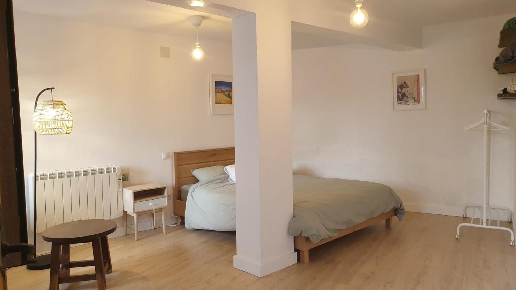 Amplia Y Tranquila Con Bano Privado En Piso Compartido