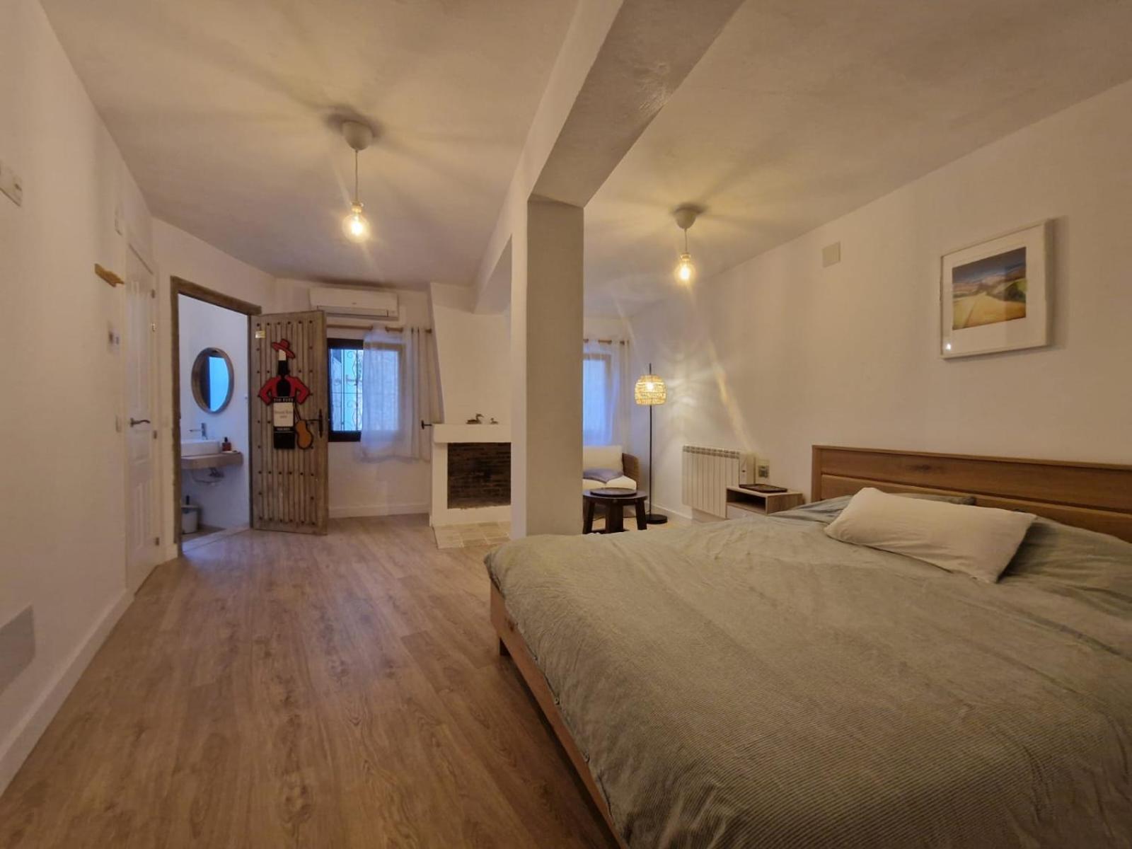 Amplia Y Tranquila Con Bano Privado En Piso Compartido Malaga