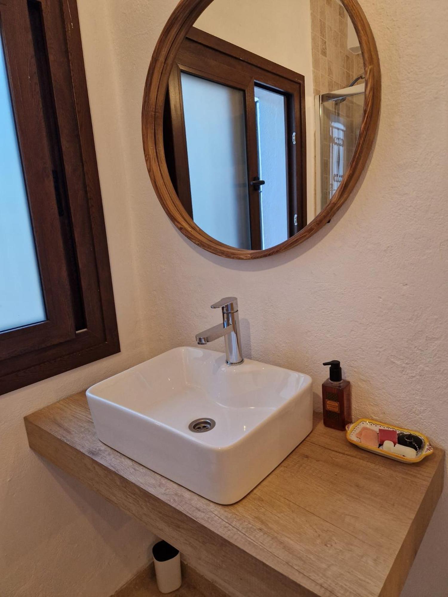 Amplia Y Tranquila Con Bano Privado En Piso Compartido Apartment *