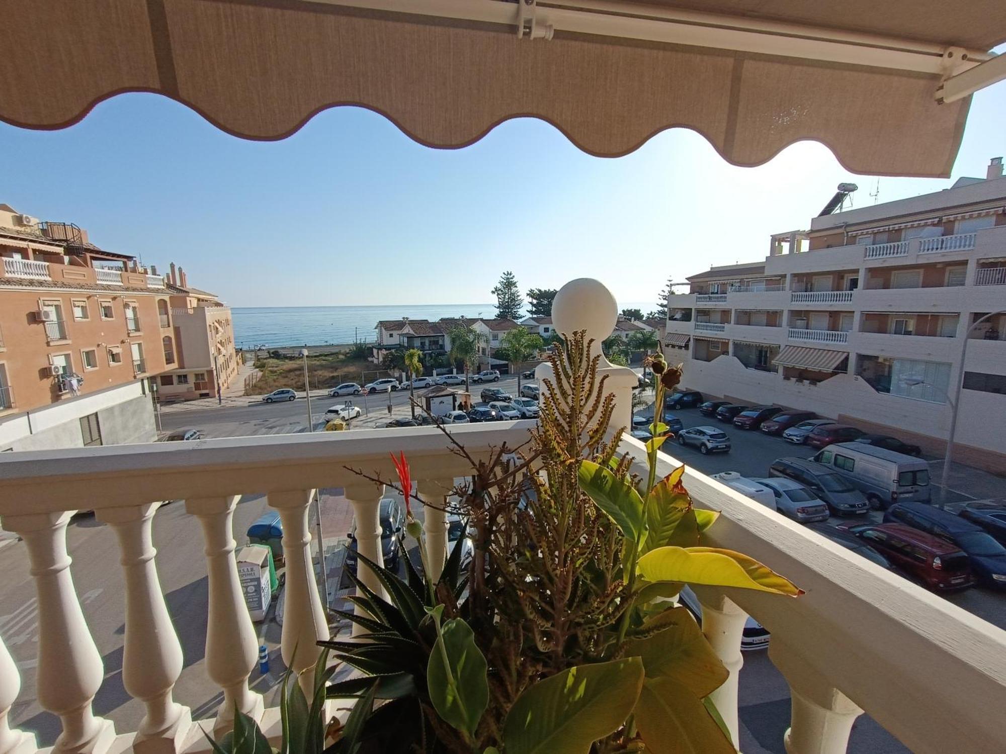 Apartamento Lovely Penthouse In Front Of The With Free Parking