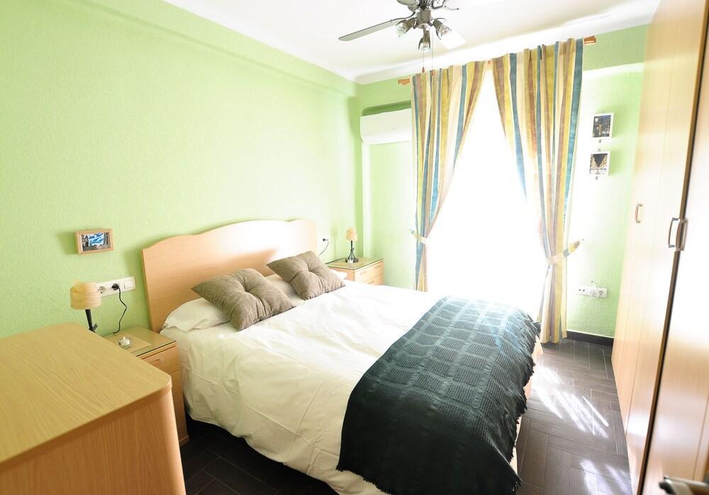 Holidays2malaga Hermosilla 3 Dormitorios&parking Wifi Fibra 600 Mg Apartamento