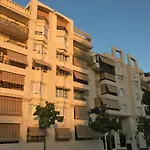 Apartamento Teatinos con piscina espectacular, aire acondicionado en salón-comedor y ventiladores en habitaciones