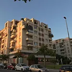 Apartamento Teatinos con piscina espectacular, aire acondicionado en salón-comedor y ventiladores en habitaciones
