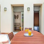 Homeabout Fresca Apartment I