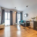 New Apartment -Shared Pool & Solarium- 1A