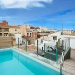 New Apartment -Shared Pool & Solarium- 1B