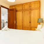 Holidays2Malaga Feijoo Stay local close to city center in a quiet area.
