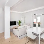 Eugenio City Center Apartment