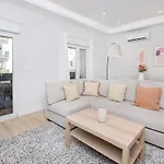 Eugenio City Center Apartment