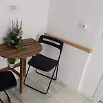 Malagueña Salerosa Apartamento - casa mata de 1 a 4 dormitorios con terraza o patio propio