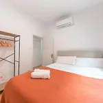 Cosy Apartment With Patio In Malaga - Tcm