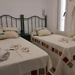 Con Terraza Y Muy Cerca De La Playa,Centro Y Estacion De Tren
