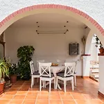 Apartamento con terraza y amplio jardín privado
