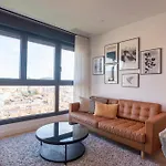 Skyline II Pool & Coworking By Ele Apartments