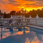 Casa Hermosa Mijas- 7 Bedroom Villa-Sleeps 14