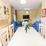 Encantadora Casa Bien Cuidada Cerca Del Aeropuerto