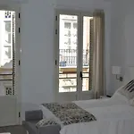 Modern studio flat close to Plaza Merced