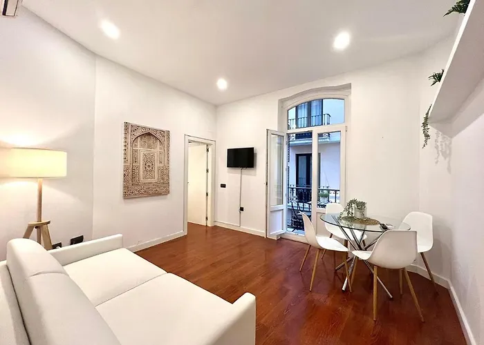 ELE Apartments Compañía