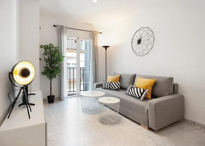 C10 - Alluring Apartment In Malaga Downtown