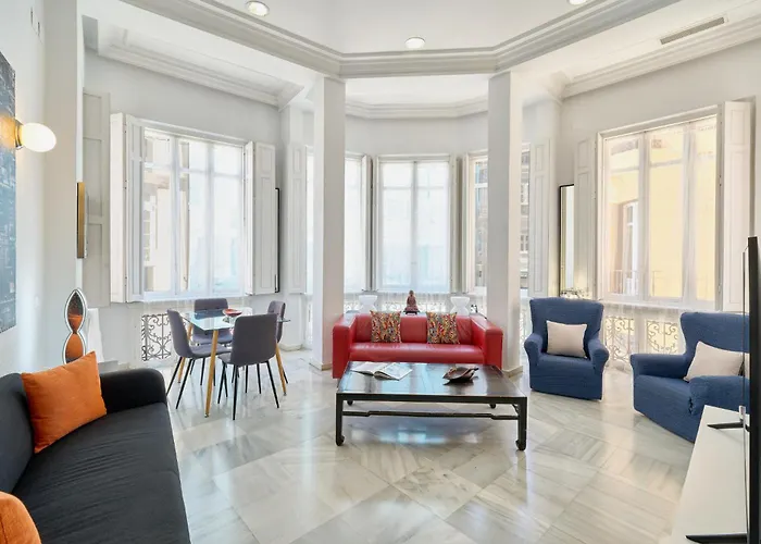 Spacious home in the heart of Málaga - Echegaray