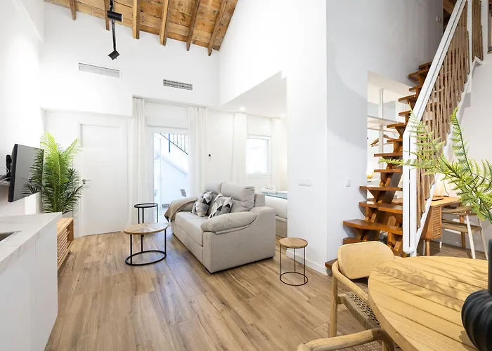 Modern Duplex Courtyard -2Bedrooms 2Baths