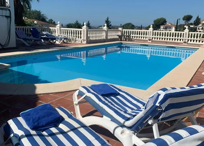 Casa Hermosa Mijas- 7 Bedroom Villa-Sleeps 14
