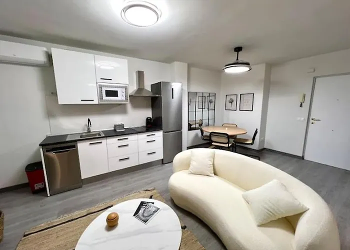 Three Bedroom Apartment In Rivas