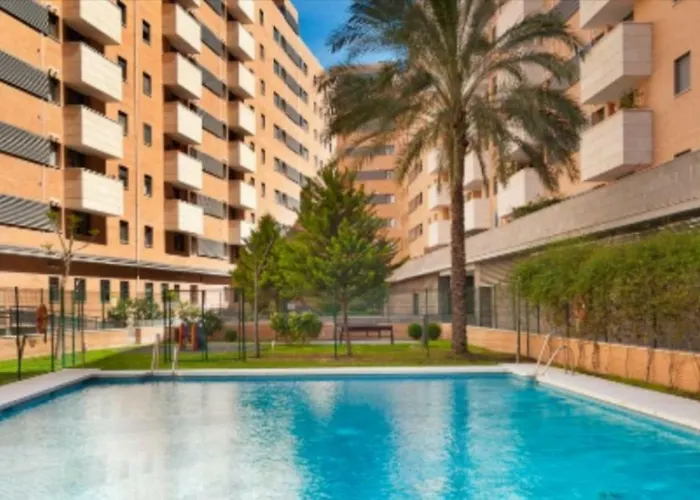 Keywise Perfect Location Next To Maria Zambrano Station, Central , Beach ,Pool And Free Parking
