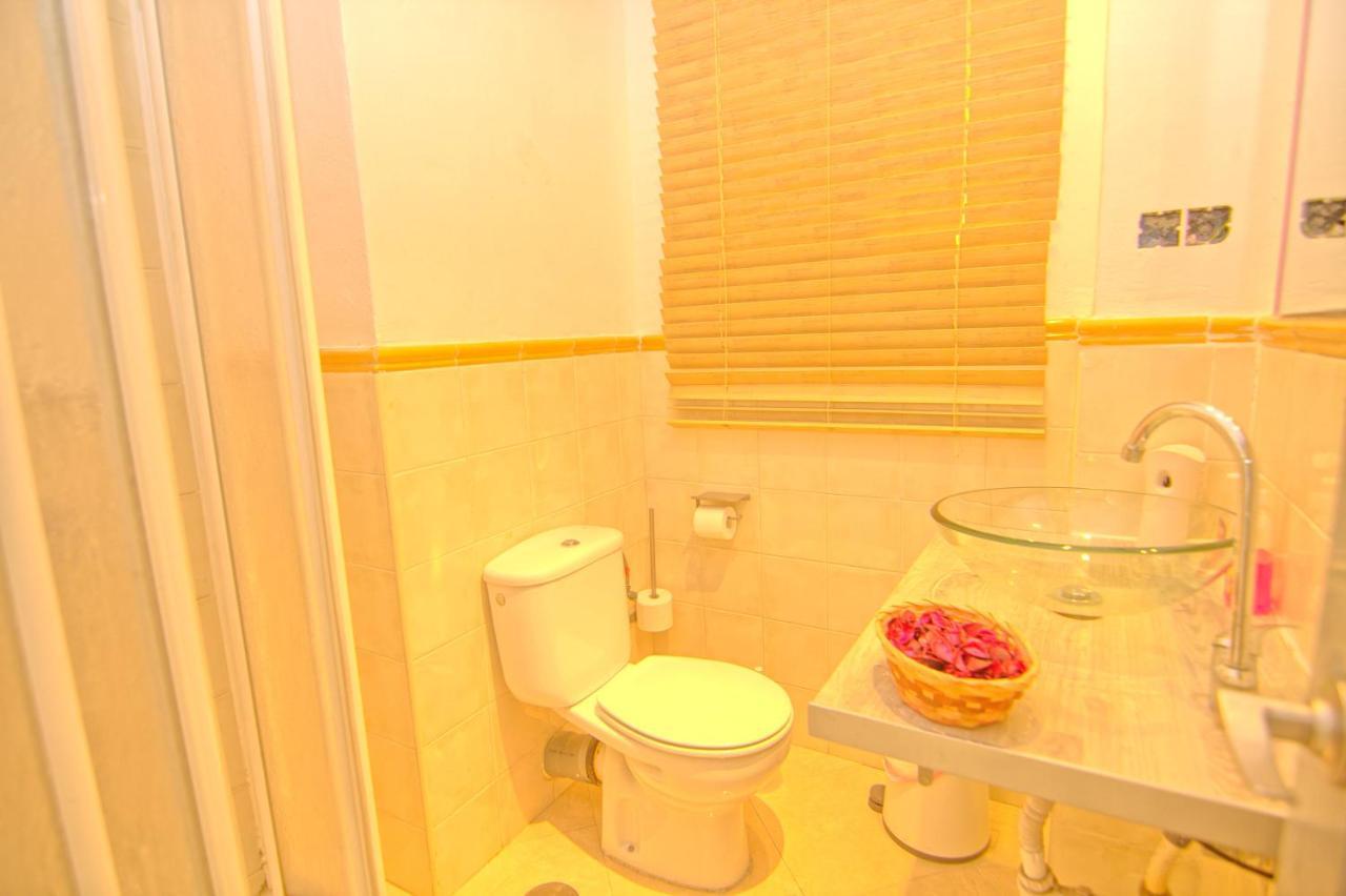 Balcony & Centro Homestay